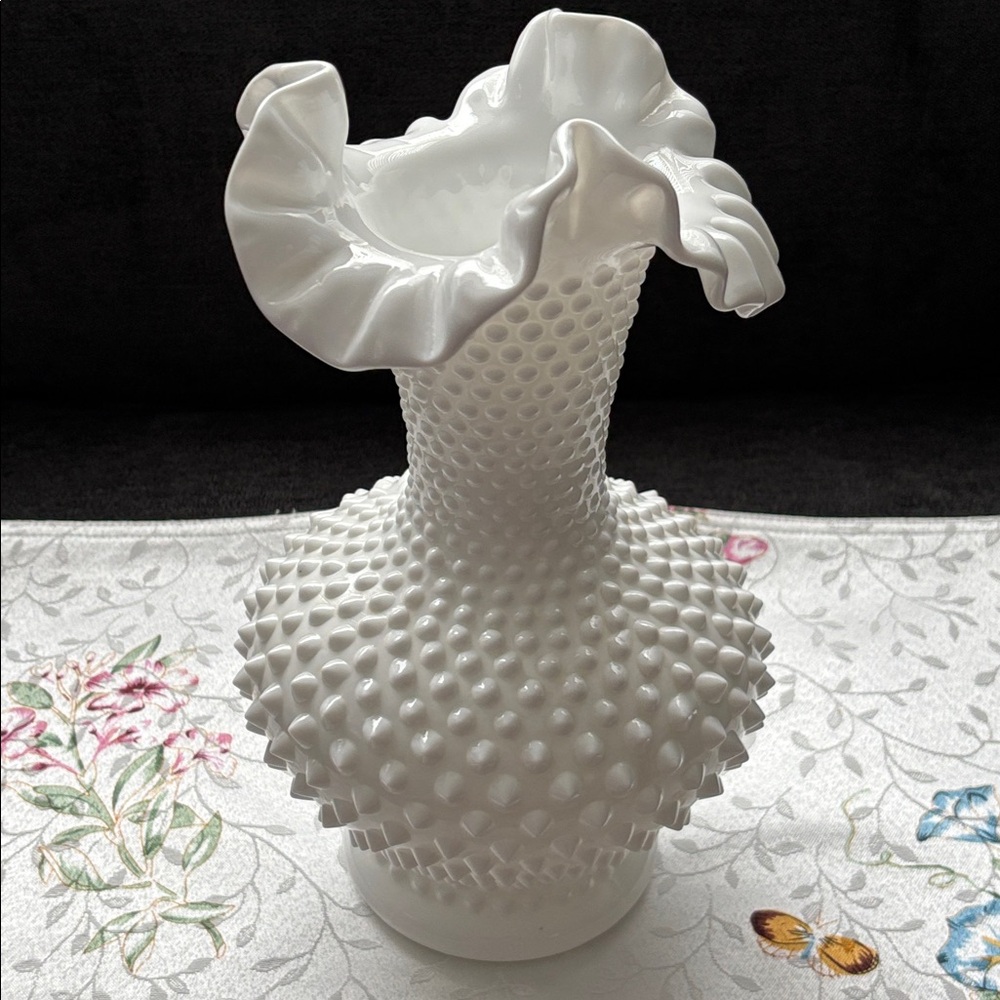 👉VTG 11" FENTON HOBNAIL MILK GLASS VASE~DOUBLE CRIMP RUFFLED EDGES MID CENTURY